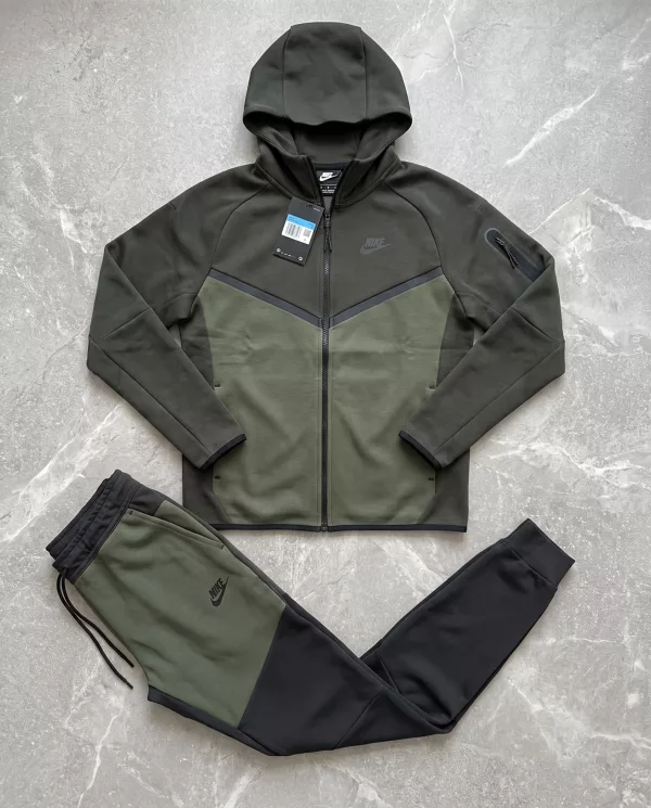 Nike Sportswears Tech Fleece maslinasto zelena crna