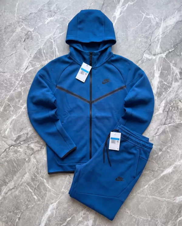 Nike Sportswears Tech Fleece plava