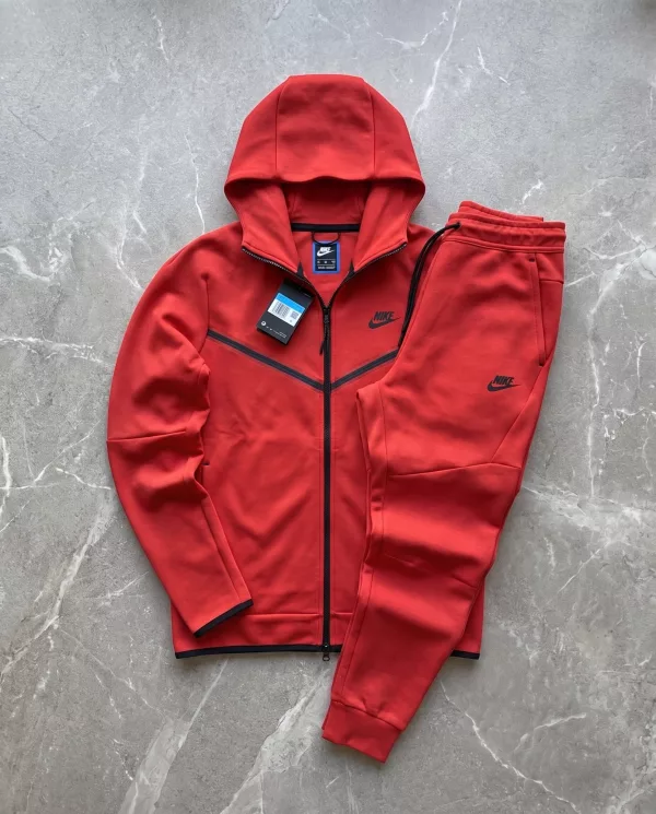 Nike Sportswears Tech Fleece crvena